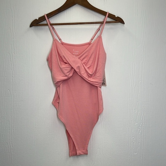 A New Day - NWT Coral Pink Swoop Front Spaghetti Strap Snap Bodysuit Size Small - Picture 2 of 11